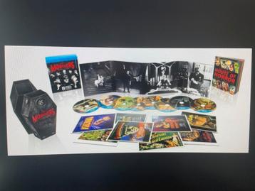 Universal Monsters Essential Collection - Limited Coffin beschikbaar voor biedingen