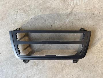 BMW F30 dashboard trim rondom kachel | netjes beschikbaar voor biedingen