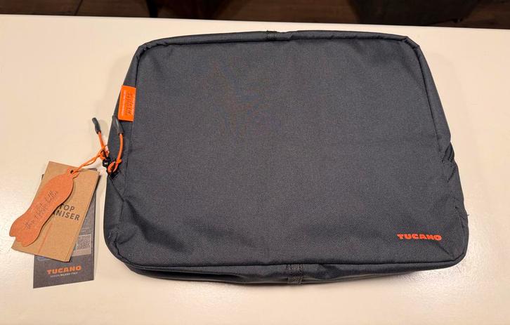 Nieuwe Tucano 14" Laptoptas., Computers en Software, Laptoptassen, Nieuw, Schoudertas, 14 inch, Ophalen of Verzenden