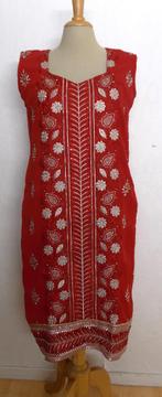 Feestelijk rood jurkje bewerkt met borduursels! M, Maat 38/40 (M), Verzenden, Zo goed als nieuw, Rood