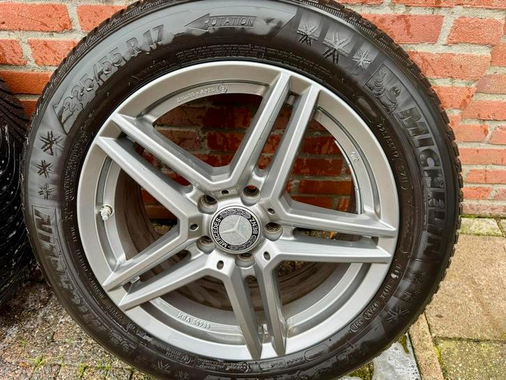 Winterset tbv Mercedes W 213 / 225-55-17 / Zeer nette set, Auto-onderdelen, Banden en Velgen, Banden en Velgen, Winterbanden, 17 inch