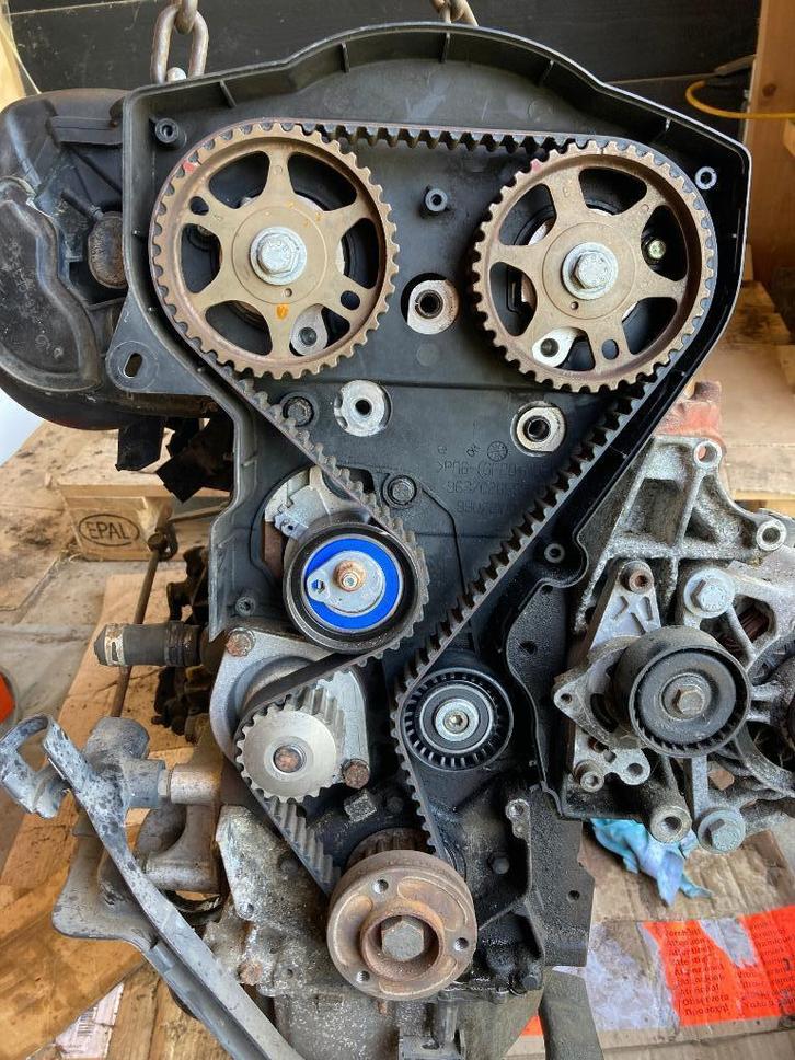 Peugeot 206 1.6 NFU motor (nwe d-riem) met bak en toebehoren, Auto-onderdelen, Transmissie en Toebehoren, Peugeot, Gebruikt, Ophalen