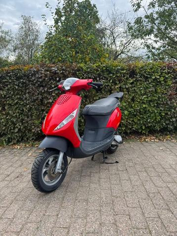⭐️Piaggio zip 2t 50cc 5398 kilometer 45km/h Nette staat⭐️ beschikbaar voor biedingen