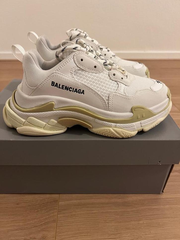 Balenciaga triple S, Kleding | Dames, Schoenen, Zo goed als nieuw, Sneakers of Gympen, Wit, Ophalen of Verzenden