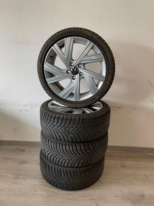 GEBRUIKT SETJE 18 inch origineel Volkswagen R-LINE, Auto-onderdelen, Banden en Velgen, Banden en Velgen, Zomerbanden, 18 inch