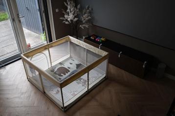 Babybox Vierkant 120x120cm met Mat beschikbaar voor biedingen