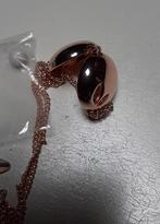 Ketting met hanger met geur kogeltje in satijn zakje  nieuw, Ophalen of Verzenden, Nieuw, Wit, Overige materialen