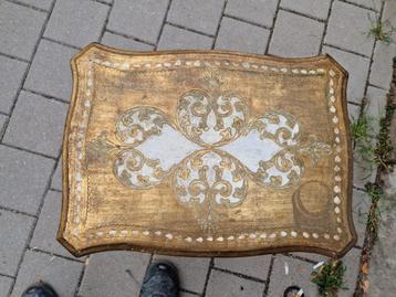 Vintage Florentijns bijzettafeltje-goud en handbeschilderd beschikbaar voor biedingen