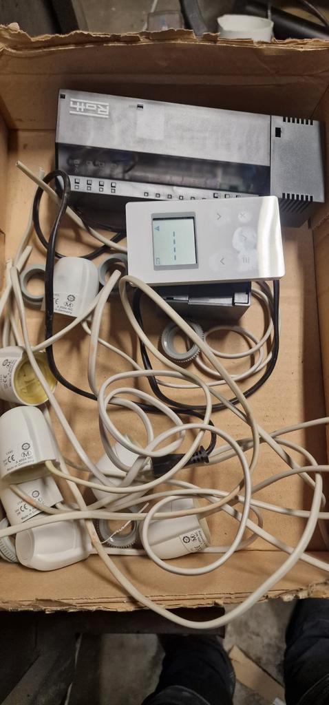 Roth Vloerverwarming Regeling, Doe-het-zelf en Verbouw, Thermostaten, Gebruikt, Slimme thermostaat, Ophalen of Verzenden