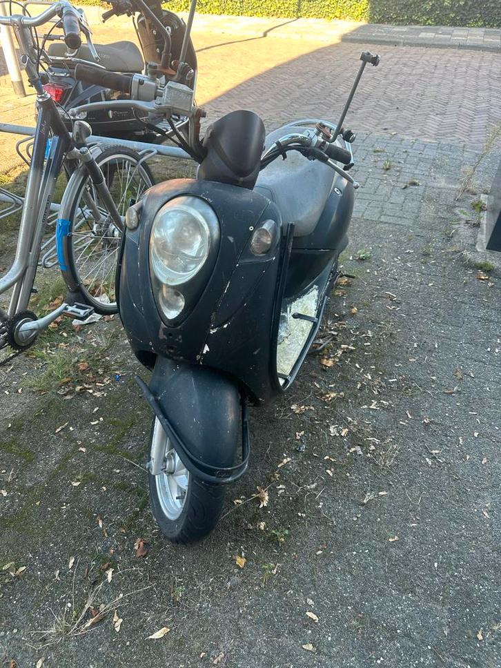 Sym Mio Project - Opgevoerd!, Fietsen en Brommers, Scooters | SYM, Gebruikt, Mio, Maximaal 45 km/u, Benzine, Ophalen