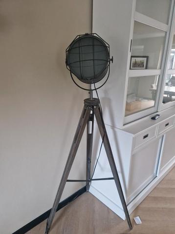 Zoeklamp/spotlight beschikbaar voor biedingen