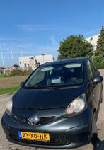 Toyota Aygo 1.0 12V Vvt-i 3DRS MMT 2007 Grijs, Voorwielaandrijving, Euro 5, Stof, 4 stoelen
