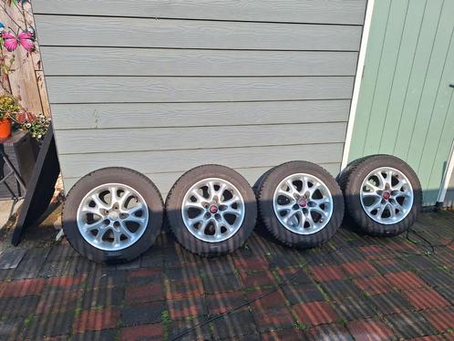 Orginele alfa romeo 147 velgen +winterbanden, Auto-onderdelen, Banden en Velgen, Winterbanden, Ophalen