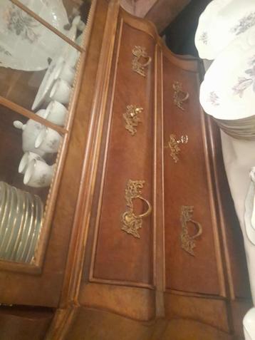  Kasten | Vitrinekasten beschikbaar voor biedingen