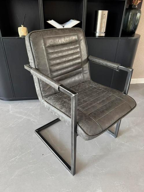 Eetkamer stoelen industrieel, Huis en Inrichting, Stoelen, Zo goed als nieuw, Ophalen