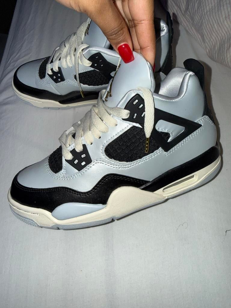 Air Jordan 4 Retro, Kleding | Dames, Schoenen, Ophalen, Grijs, Sneakers of Gympen, Zo goed als nieuw