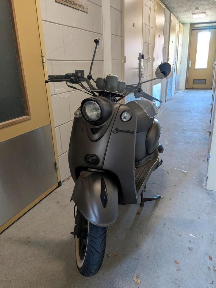 Santini San Remo scooter 2018– Blauwe plaat - 5.700km, Fietsen en Brommers, Snorfietsen en Snorscooters, Gebruikt, Overige merken