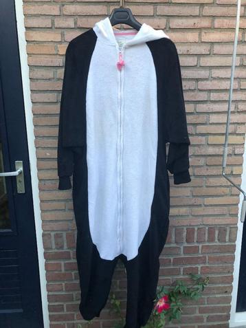 Panda onesie van fleece, maat 36-38, merk Love to Lounge beschikbaar voor biedingen