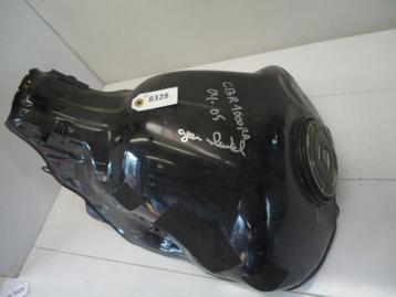 CBR1000RR 2004 - 2005 Honda Benzinetank D1-31044 beschikbaar voor biedingen