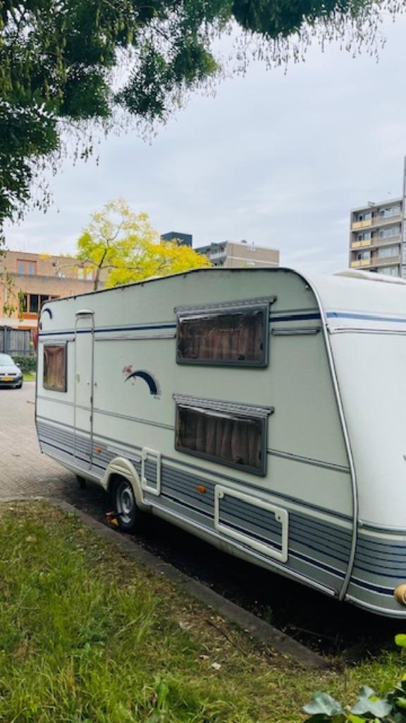 TEC 555 met kinderkamer incl. voortent+luifel+slaaperker, Caravans en Kamperen, Caravans, Particulier, tot en met 5, 1000 - 1250 kg
