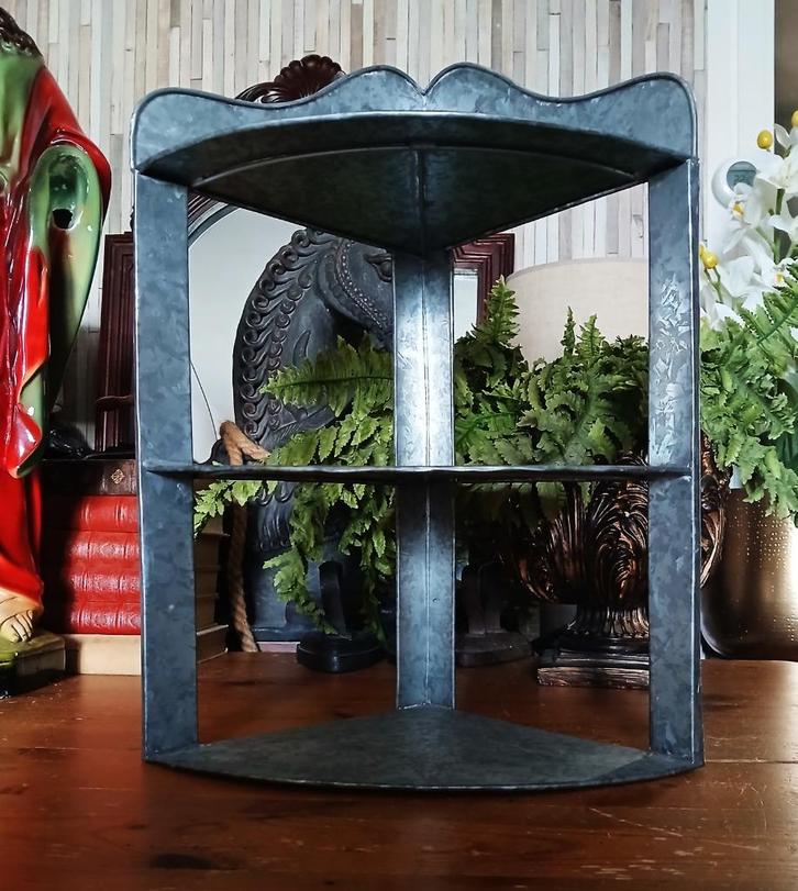 Zink hoek etagere hoogte 49 cm, Antiek en Kunst, Curiosa en Brocante, Ophalen of Verzenden
