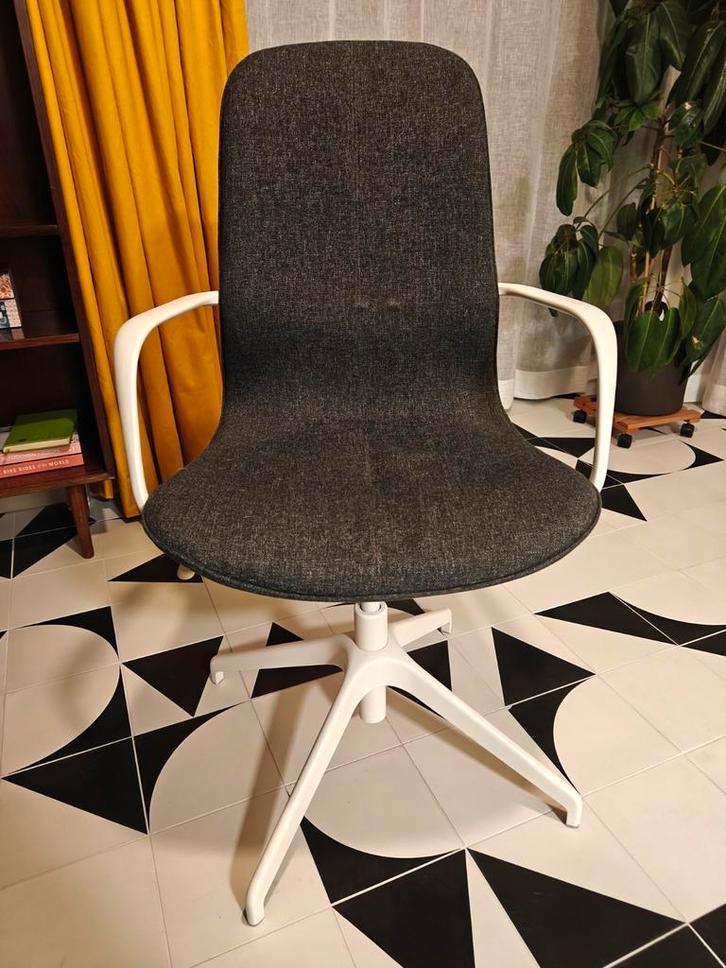 Bureaustoel IKEA Langfjall - Donkergrijs met wit, Huis en Inrichting, Bureaustoelen, Gebruikt, Ophalen