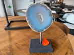 Agaat op houten voet met rvs poot totaal 19cm, Ophalen, Mineraal