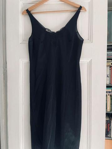 Vintage zwart onderjurkje met kant, maat M beschikbaar voor biedingen