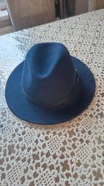 MGO Taylor Vilt Hoed Zwart M/L, Kleding | Dames, Hoeden en Petten, Ophalen of Verzenden, Zo goed als nieuw, 58 cm (L, 7¼ inch) of meer