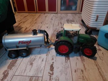 Tractor met giertank beschikbaar voor biedingen