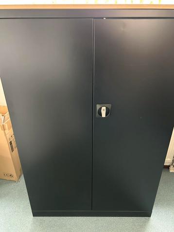 2 stuks metalen archiefkasten beschikbaar voor biedingen