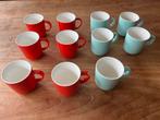 9 koffiekopjes rood en mintgroen van de Hema, Huis en Inrichting, Keuken | Servies, Ophalen, Zo goed als nieuw, Overige stijlen