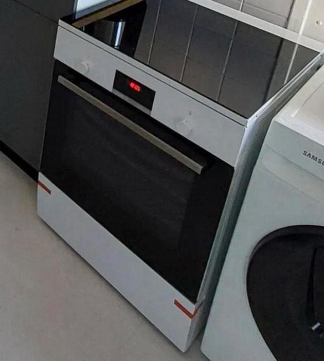 Inductiefornuis bosch 60 cm fornuis te koop 1 maand oud!, Witgoed en Apparatuur, Fornuizen, Zo goed als nieuw, Vrijstaand, Inductie