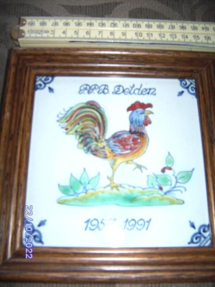 tegeltje P P B Delden 1957-1991 van Tegelfabriek Makkum Frie, Antiek en Kunst, Antiek | Wandborden en Tegels, Ophalen of Verzenden