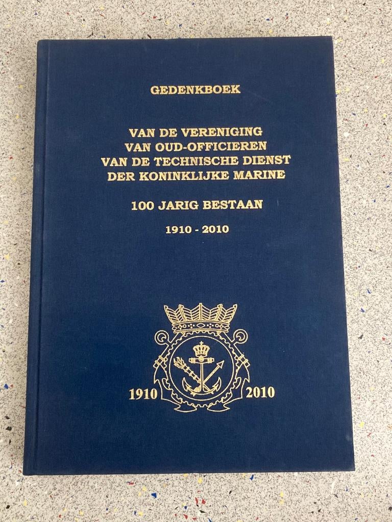 Gedenkboek van de Vereniging Oud-Officieren TD Kon. Marine, Verzenden, Zo goed als nieuw, Boek of Tijdschrift