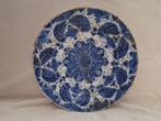 Een hangend "Delfts Blauw" aardewerk bord., Ophalen