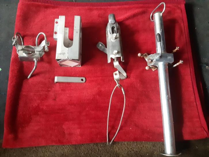 DISSEL SLOTHOUDER MET TREKHAAK KNOP VANAF  14.95 EURO, Caravans en Kamperen, Caravan accessoires, Zo goed als nieuw, Ophalen of Verzenden