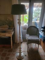 Mooie vloerlamp met gehaakte kap, Huis en Inrichting, Lampen | Vloerlampen, Ophalen of Verzenden, Zo goed als nieuw, 150 tot 200 cm