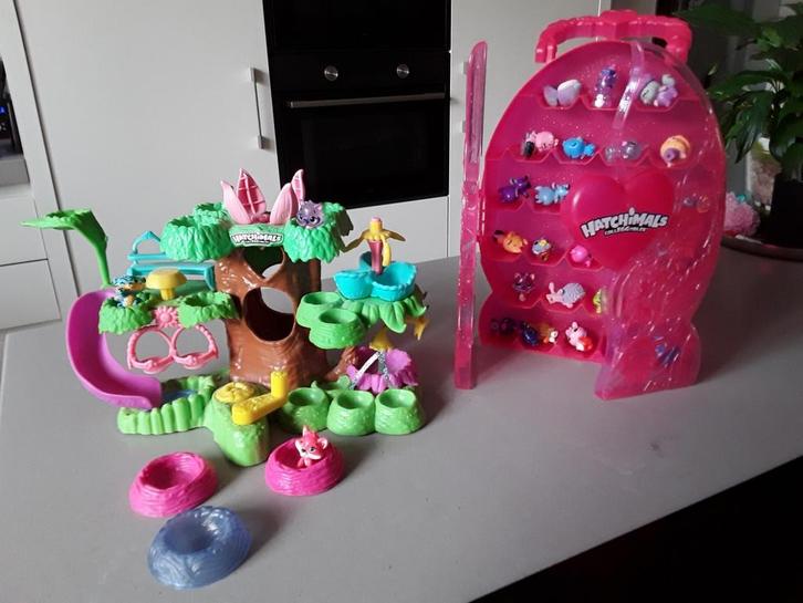Hatchimals hatchery met 31 hatchimals + bewaarkoffer, Kinderen en Baby's, Speelgoed | Overig, Zo goed als nieuw, Jongen of Meisje