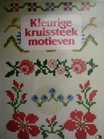 Kleurige Kruissteek Motieven Patronenboek. Verkoop ook DMC, Ophalen of Verzenden, Zo goed als nieuw, Handborduren, Patroon
