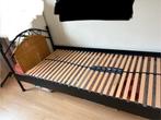 Bed; zwart metaal met rotan, Ophalen, Gebruikt, 90 cm, Eenpersoons