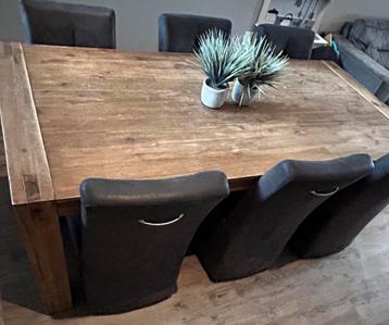 Tafel incl 6 stoelen beschikbaar voor biedingen