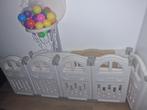 Opvouwbare babybox met basketbalring + ballen, Kinderen en Baby's, Boxen, Ophalen of Verzenden, Zo goed als nieuw, Vierkant