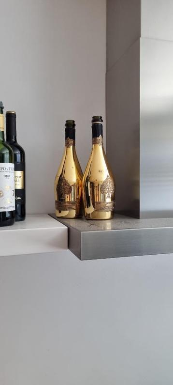 armand de brignac lege fles beschikbaar voor biedingen