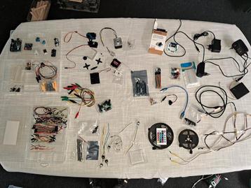 Arduino Uno met heel veel extra onderdelen beschikbaar voor biedingen