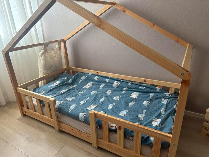 Peuterbed 80 x 160 cm met uitvalbeveiliging, Kinderen en Baby's, Kinderkamer | Bedden, Zo goed als nieuw, 140 tot 160 cm, 70 tot 85 cm