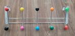 kapstok met 10 kleurige balletjes op de haken (Geen Spoetnik, Huis en Inrichting, Woonaccessoires | Kapstokken, Gebruikt, Minder dan 100 cm