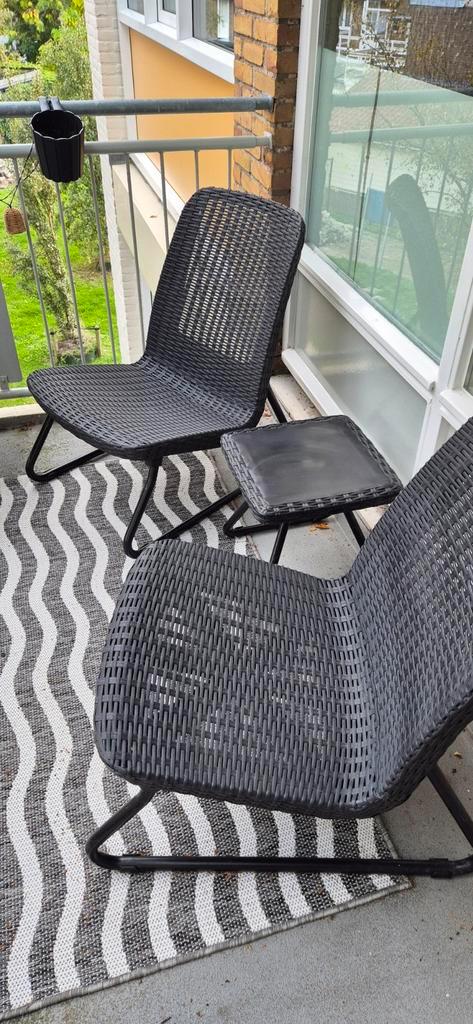 Compleet Balkonset - Stoelen, Tafel, Plantenbakken & Kleed, Tuin en Terras, Tuinstoelen, Gebruikt, Wicker, Ophalen