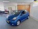 Toyota Aygo 1.0-12V Dynamic Blue Apk Nieuw,Airco,E-Ramen,Lm, Voorwielaandrijving, Elektrische ramen, Stof, Gebruikt