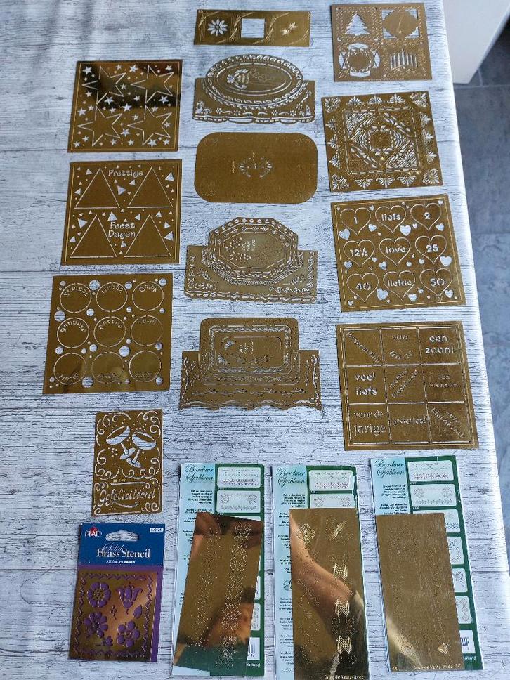 16 mallen goud voor embossing en borduur zelf kaarten maken, Hobby en Vrije tijd, Kaarten | Zelf maken, Pons of Mal, Overige thema's